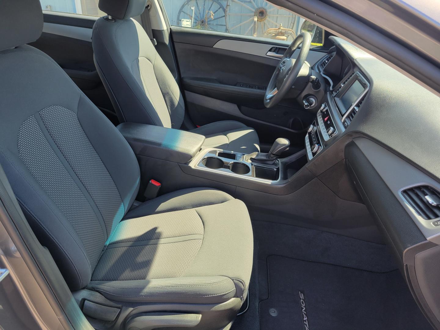 2018 Grey /Black Hyundai Sonata SE (5NPE24AF5JH) with an 2.4L I4 engine, 6 Speed Automatic transmission, located at 450 N Russell, Missoula, MT, 59801, (406) 543-6600, 46.874496, -114.017433 - Photo#19